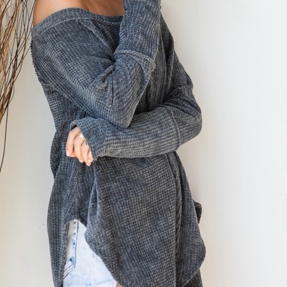 Velvety Soft Thumbhole Tunic Top - Picture 14 of 15